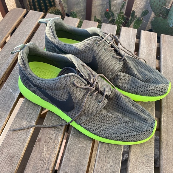 Nike Other - Nike Rosherun sz 12